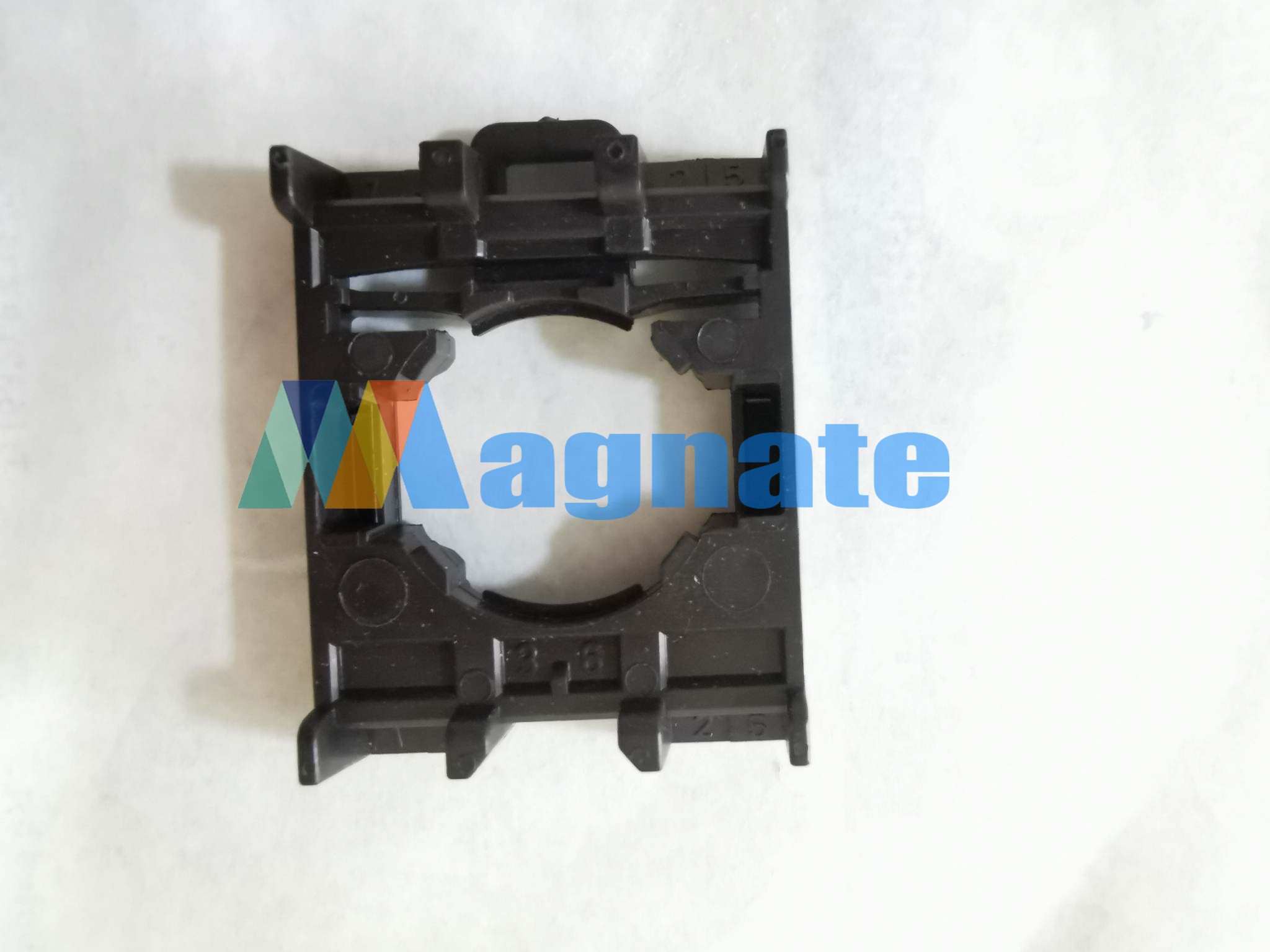 Brand : Eaton Fixing adapter PN: M22A